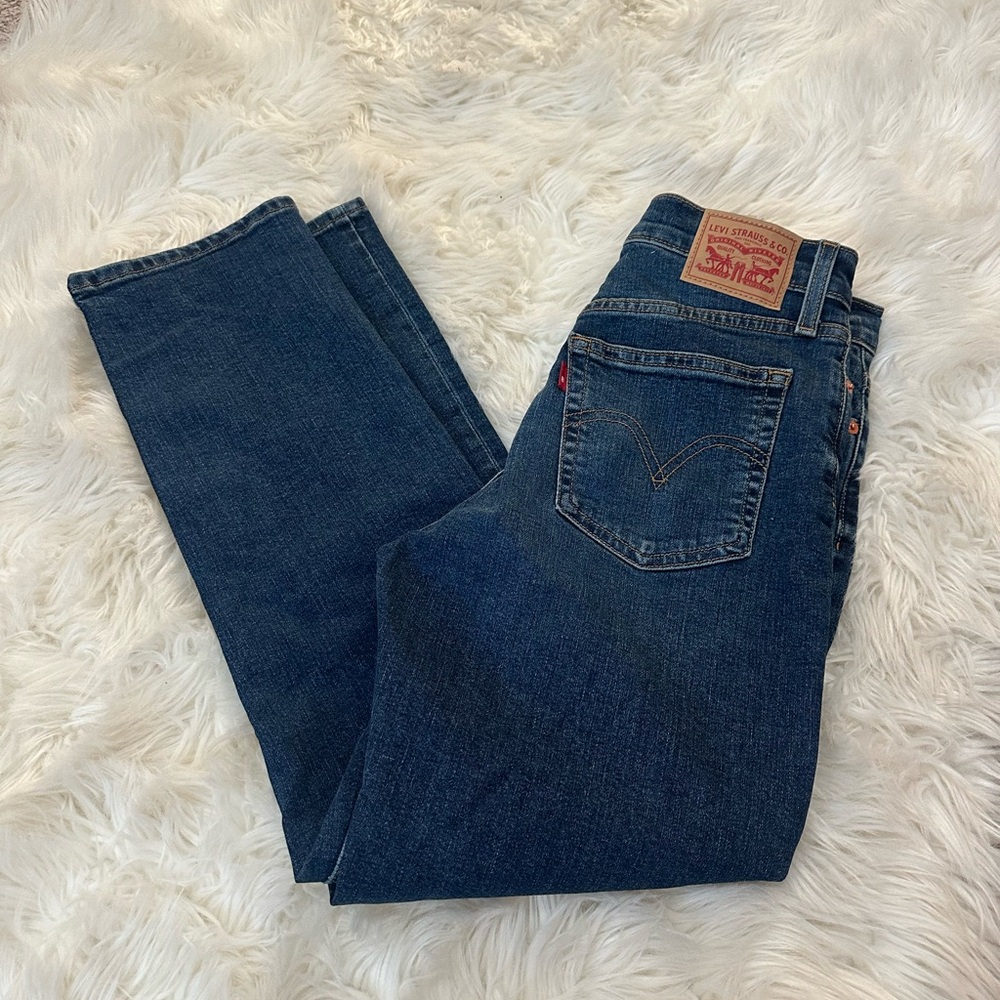 NWT Levi's Women's wedgie Straight Leg Jeans in Dark Blue 28X28